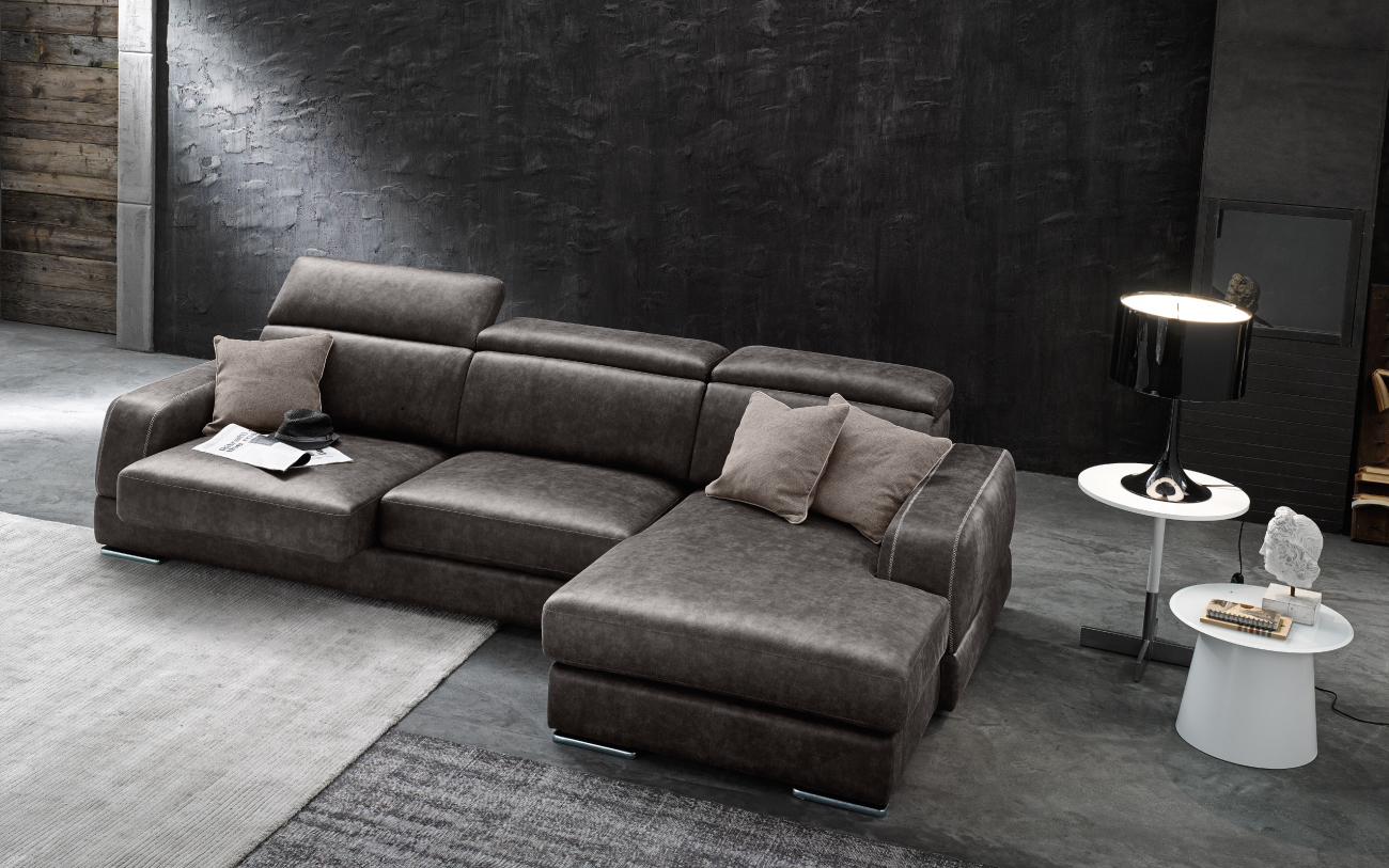 GREGORY - divano in similpelle con chaise longue sedute estraibili