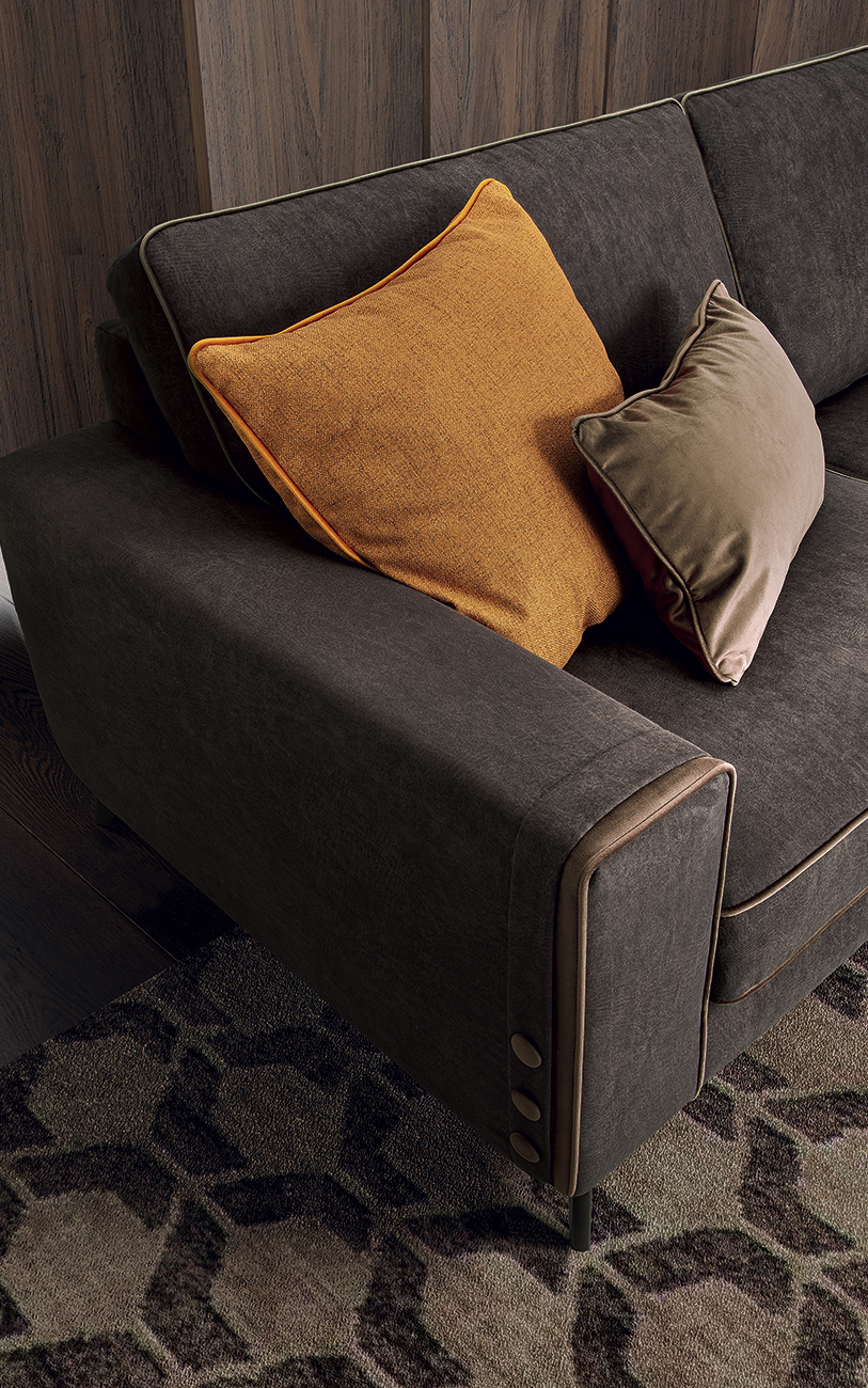 Spencer divano in tessuto LeComfort catalogo Pensarecasa particolare