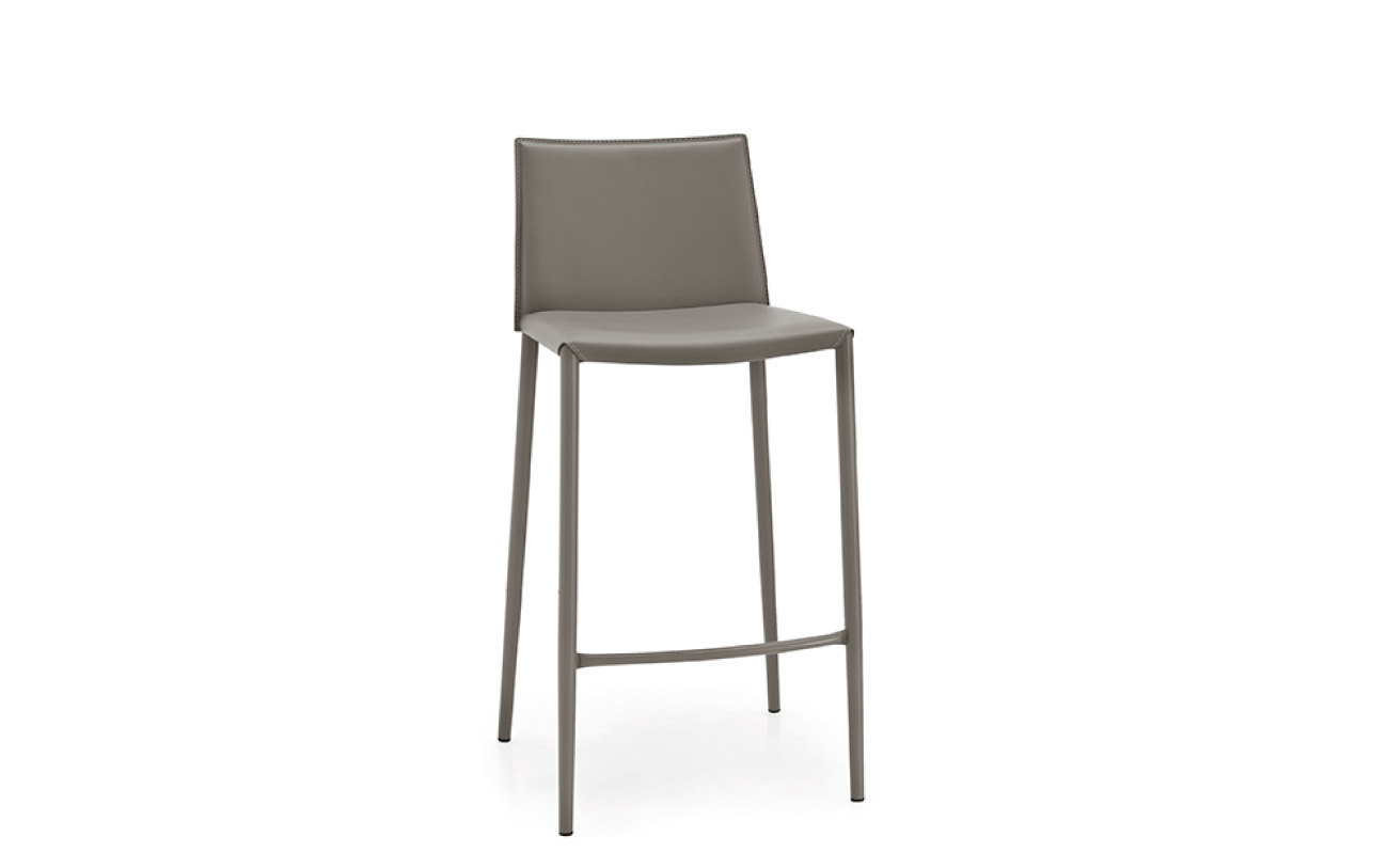Sgabello Boheme in cuoio Connubia - selezione Pensarecasa - immagine