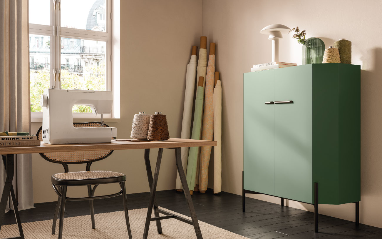 Credenza Square 100 laccata Oliva in una stanza hobbistica da sarta Pensarecasa